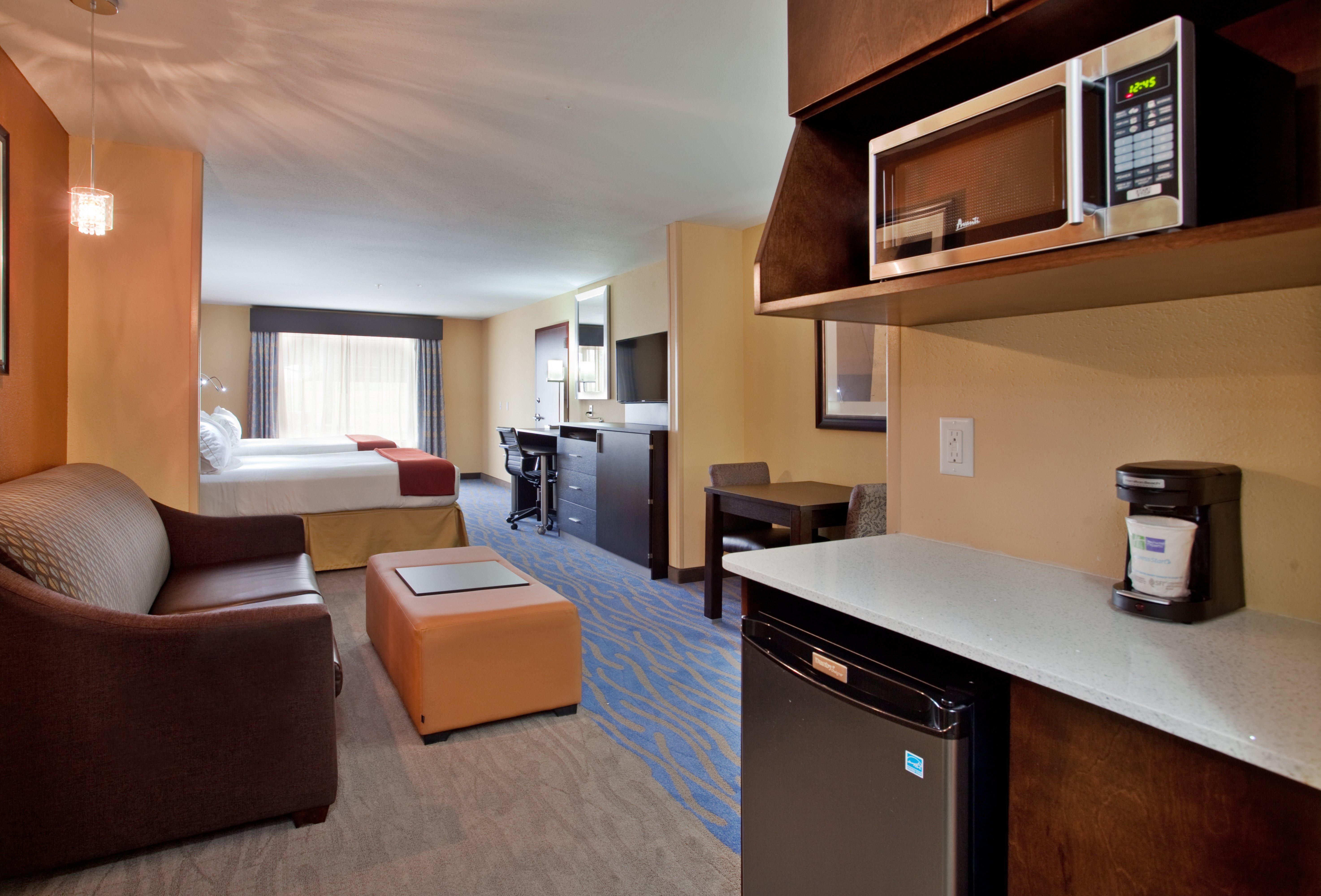Holiday Inn Express & Suites St Louis Airport By Ihg Woodson Terrace Buitenkant foto