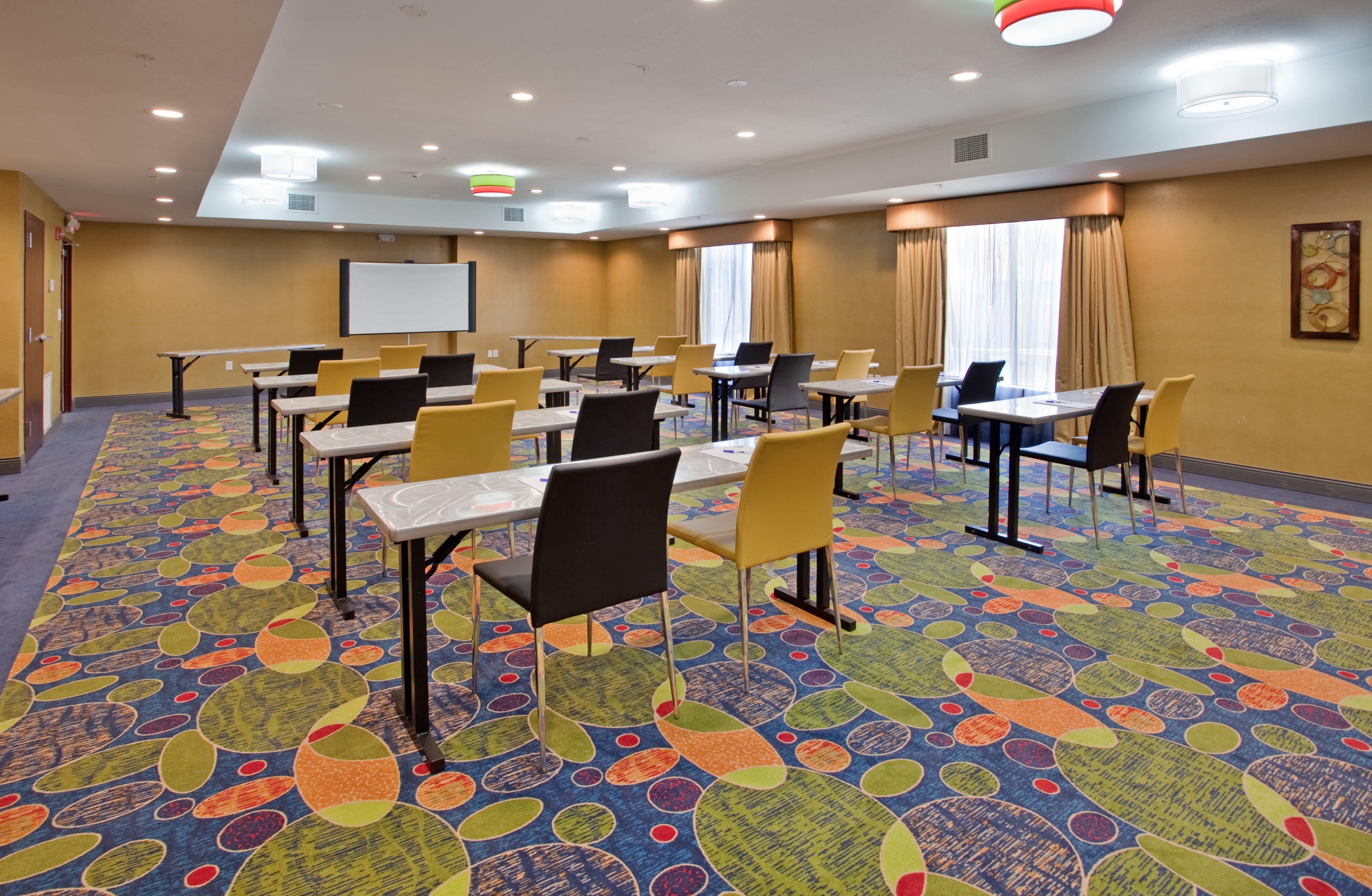 Holiday Inn Express & Suites St Louis Airport By Ihg Woodson Terrace Buitenkant foto